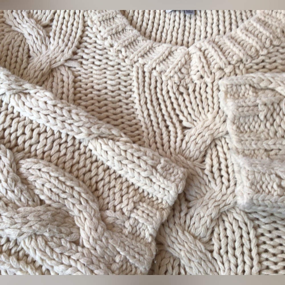 HYFVE Cable Knit V-Neck Sweater, L - Picture 7 of 8